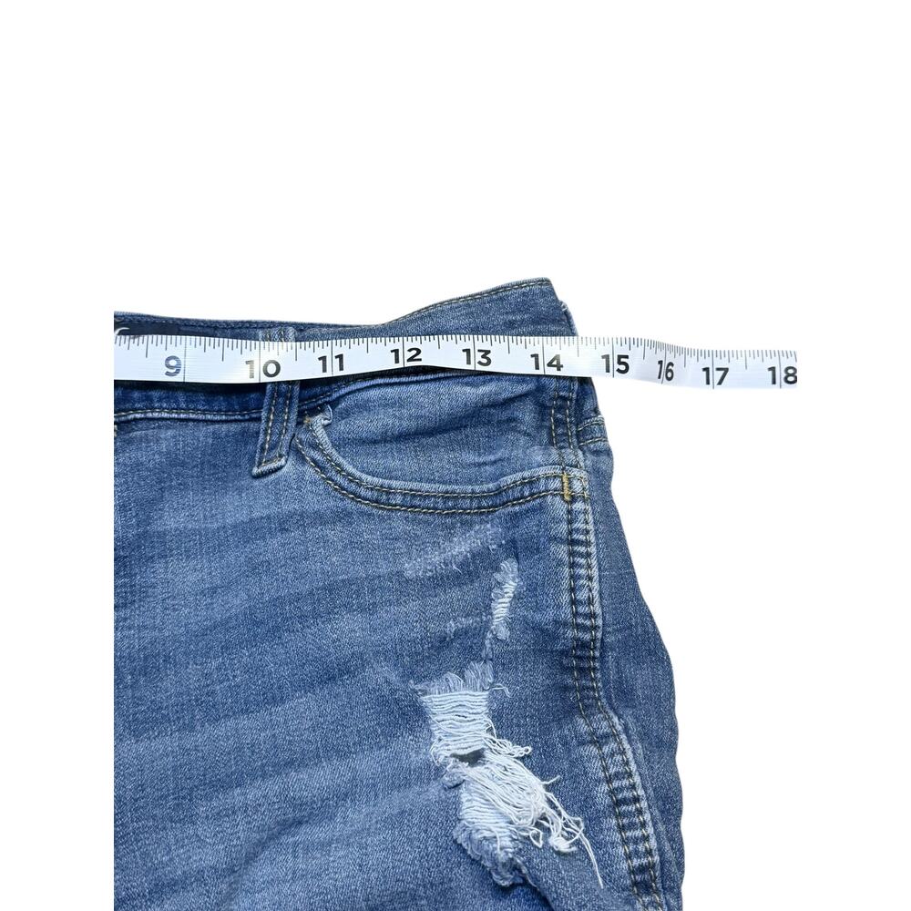 Hollister Mid-Rise Demin Roll Cuff Shorts 3 inch inseam Size 29 - Picture 5 of 6